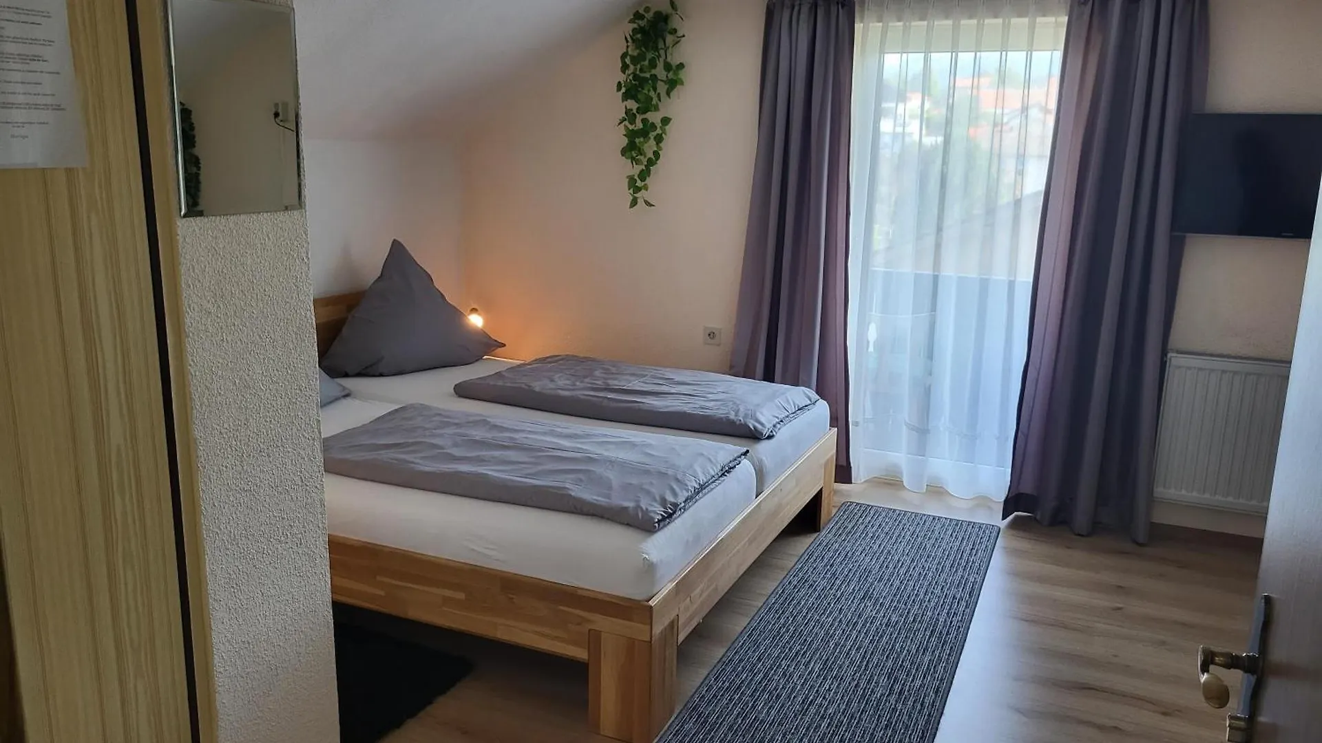 Frühstückspension Bed and Breakfast Mornight Spiegelau Deutschland